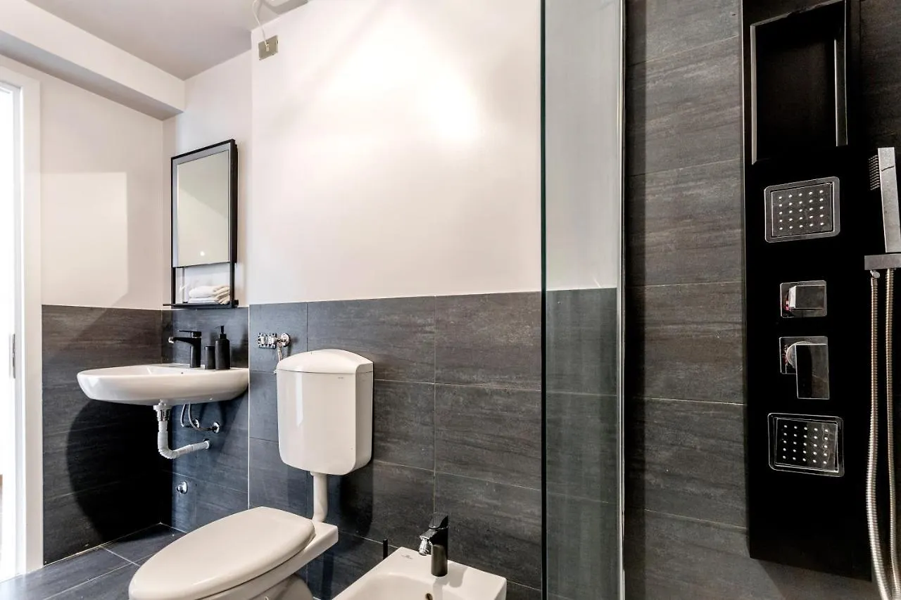 Apartment Ferienwohnung Modern Simplicity In Milan Centre