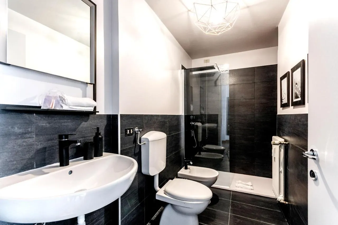 Appartement Modern Simplicity In Milan Centre