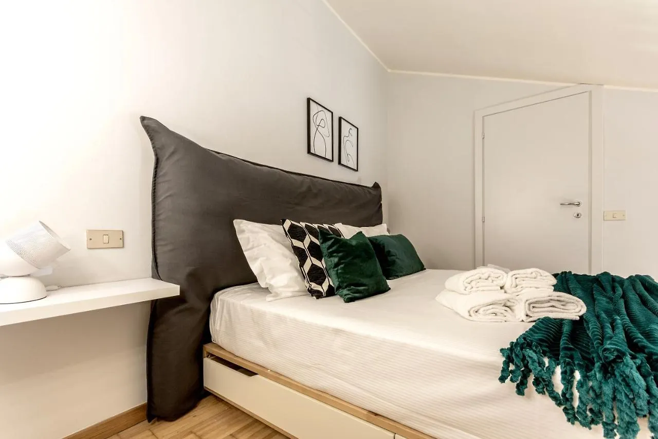 Apartment Ferienwohnung Modern Simplicity In Milan Centre
